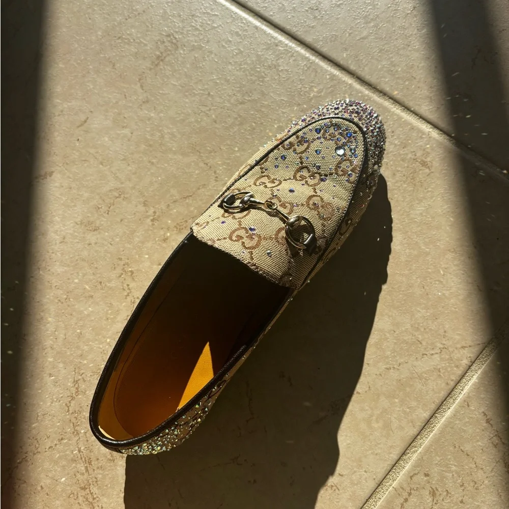 Gucci Women's Beige Loafers with Crystal Embellishments - Picture 4 of 6